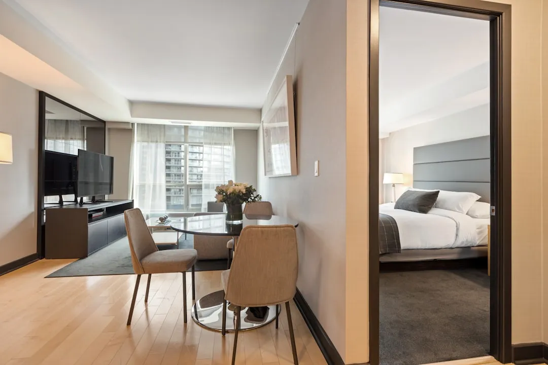 The Griffin Lakeview Room